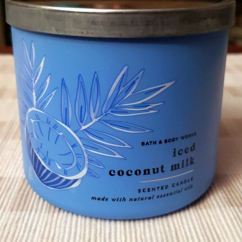 Bath & Body Works Iced Coconut Milk Candle